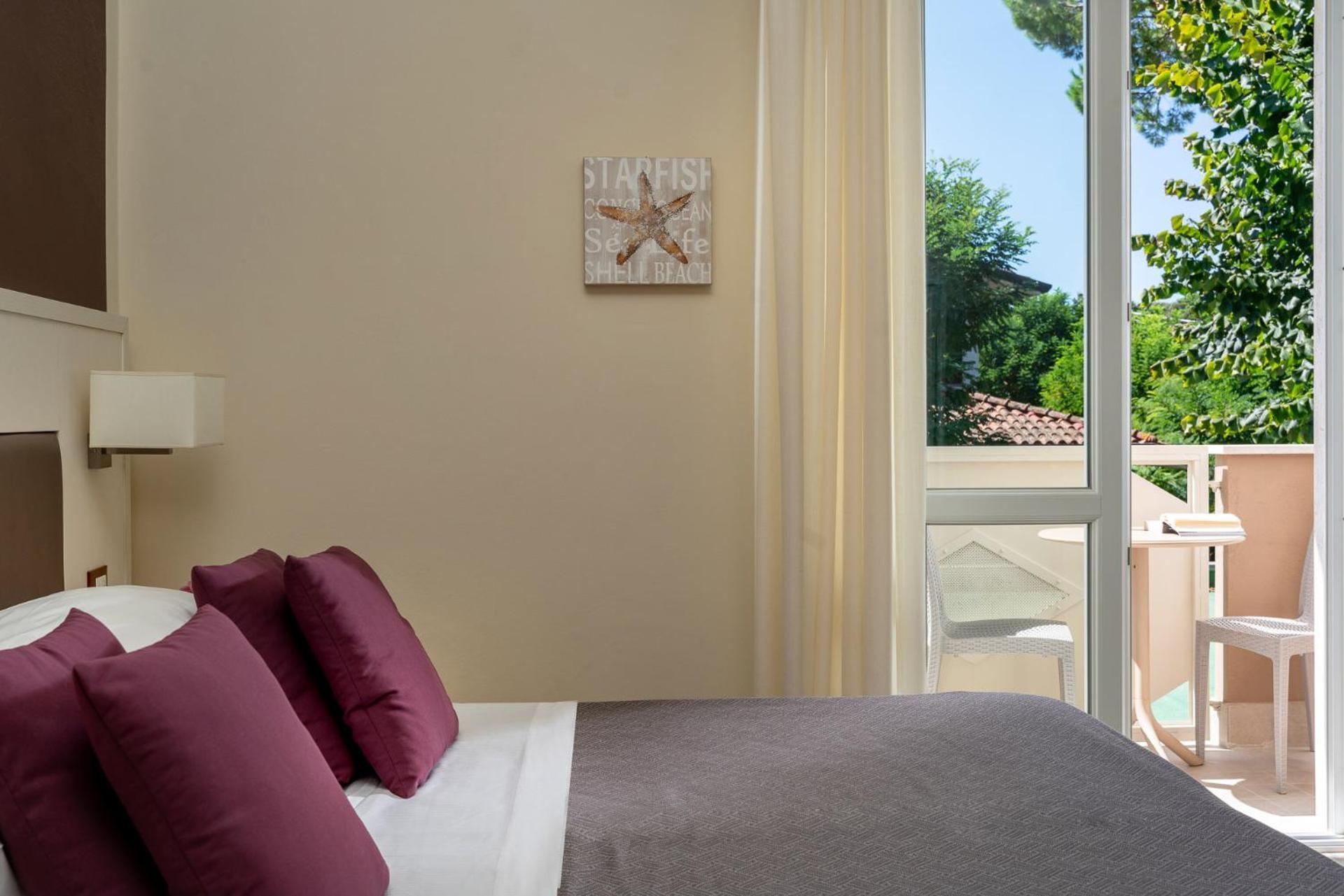 Hotel Azzurra Марина-ди-Пьетрасанта Экстерьер фото