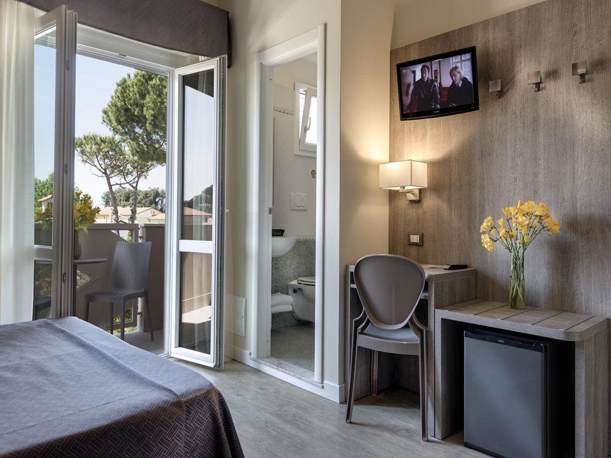 Hotel Azzurra Марина-ди-Пьетрасанта Экстерьер фото